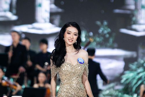 Nữ sinh cao 1,8 m thi Hoa hậu Thế giới Việt Nam
