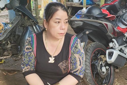Tạm giữ người phụ nữ cho vay tiền tại sới bạc