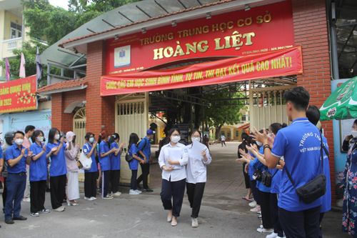 Kết thúc ngày thi tốt nghiệp THPT đầu tiên: Đề thi Toán và Ngữ văn có tính phân loại cao