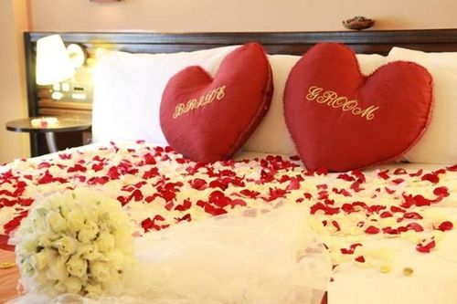 Cô dâu 'động phòng' nhầm với bạn thân, chú rể đâm đơn kiện