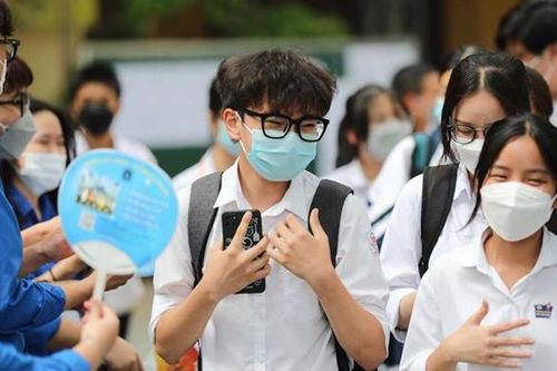 Lời chúc siêu dễ thương của sao Việt gửi đến hơn 1 triệu sĩ tử 2K4