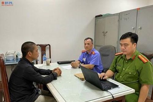 Phê chuẩn khởi tố cha dượng nhiều lần hại đời con riêng của vợ