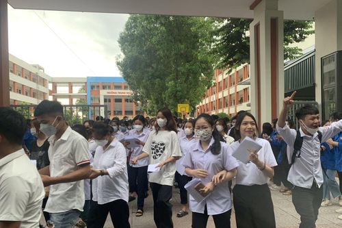 Thí sinh: Đề Toán khó, tính phân loại cao