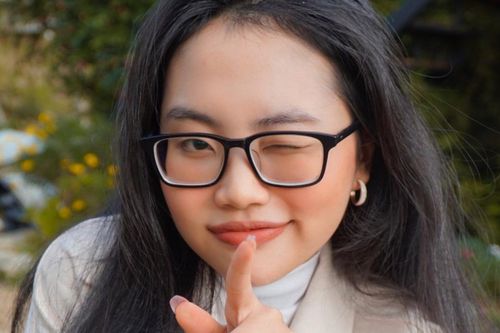 Phương Mỹ Chi đoán đúng đề thi Văn, netizen liền yêu cầu nữ ca sĩ đoán tiếp các môn thi còn lại