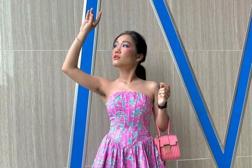 'Tóp tóp' Lê Thụy biến hình với váy cúp ngực gợi cảm, ai ngờ nhận 'xô gạch đá' vì vùng cánh rậm rạp