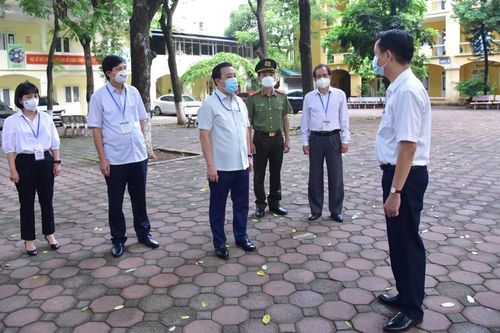 Kịp thời phát hiện, ngăn chặn, không để thí sinh vi phạm quy chế thi