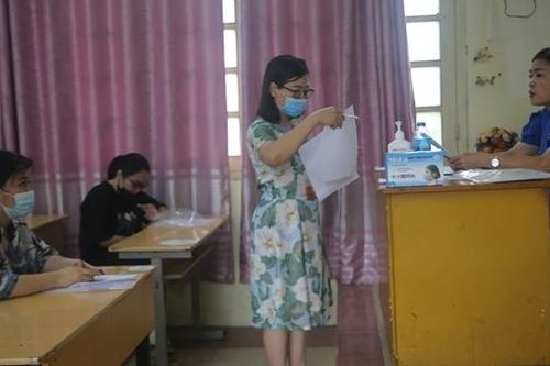 Giáo viên nói gì về đề thi tốt nghiệp THPT môn Ngữ văn?