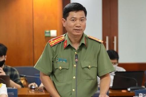 'Cò' hộ chiếu là lừa gạt, không thể can thiệp, tác động vào quy trình cấp hộ chiếu