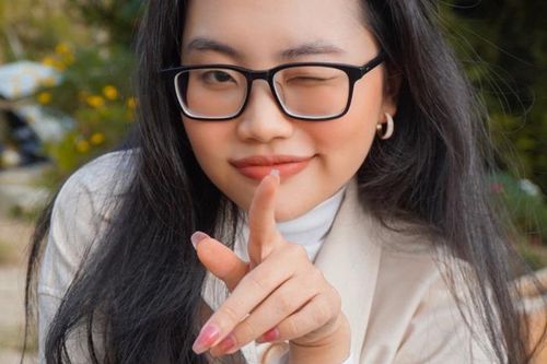 Phương Mỹ Chi đoán đúng đề thi Văn, dân mạng 'đòi' cô đoán các môn thi còn lại