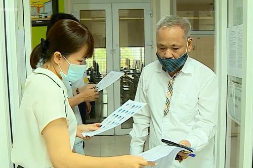 Hà Nội: Thí sinh 82 tuổi chia sẻ lý do dự thi tốt nghiệp THPT