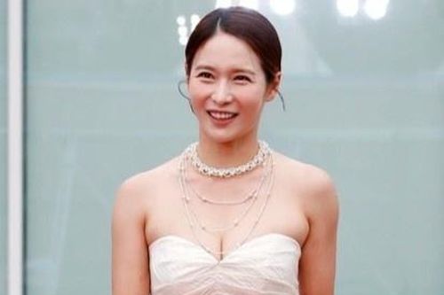 Dàn sao trên thảm đỏ liên hoan phim Bucheon