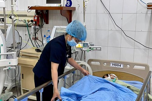 Hai anh em ruột tử vong đã uống rượu nhiều ngày liên tục