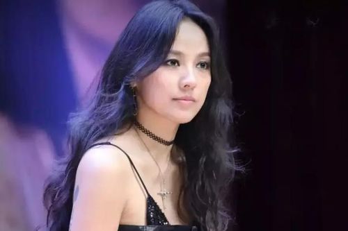 Lee Hyori bị chỉ trích 'đạo đức giả' khi mở quán ở Jeju