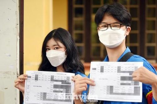 'Áo xanh tình nguyện' hỗ trợ tại các điểm thi