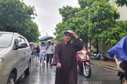 Sư thầy 40 tuổi dự thi tốt nghiệp THPT Quốc gia 2022