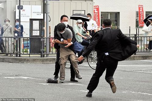 Lời khai của nghi phạm ám sát cựu Thủ tướng Nhật Shinzo Abe