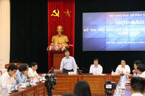Siết chặt khâu coi và chấm thi để phòng chống gian lận công nghệ cao