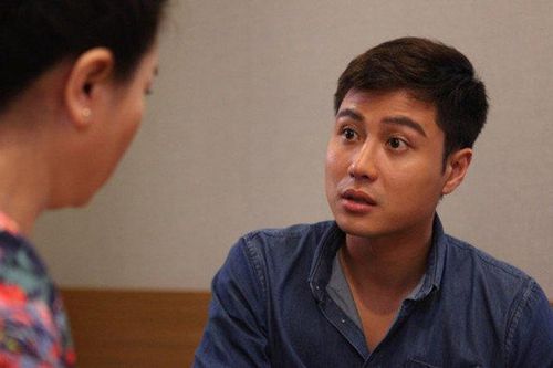 Anh tôi mua nhà 6 tỷ mẹ đòi đứng tên, anh chìa sổ hồng bà liền tái mặt