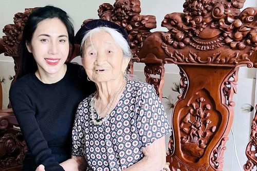 Công Vinh đưa con gái về thăm bà cố 95 tuổi, Thủy Tiên mong bản thân được giống bà một điều