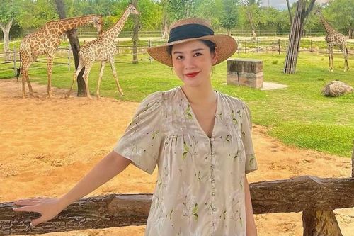 MC Thu Hoài lộ vòng 2 to bất thường, phản ứng ra sao khi được hỏi chuyện mang bầu