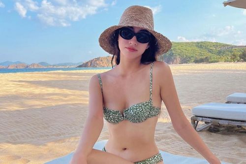 Gần hết nhiệm kì hoa hậu, Lương Thùy Linh xả vai ngoan hiền, 'bung lụa' hết cỡ với bikini