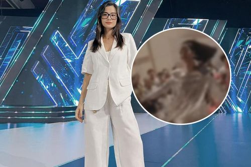 Đông Nhi trổ tài catwalk 'thần sầu' sau khi hát xong: Khớp từng nhịp nhạc khiến fan la hét 'khản cổ'