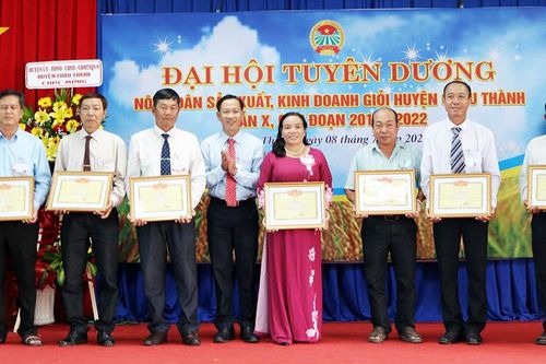 Đại hội tuyên dương nông dân sản xuất - kinh doanh giỏi huyện Châu Thành lần thứ X