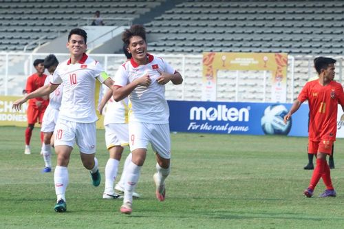 Thắng U.19 Myanmar, U.19 Việt Nam tiếp tục dẫn đầu bảng A