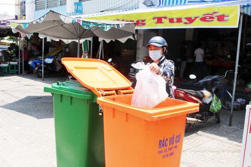 Từ 25-8: Không phân loại rác sinh hoạt sẽ bị phạt nặng