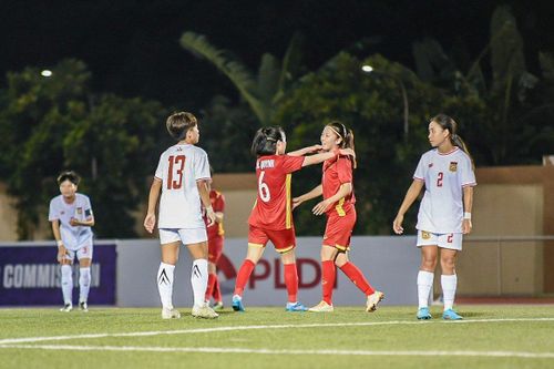 Tuyển nữ Việt Nam thắng đậm Lào