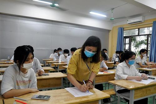 Đáp ứng yêu cầu tổ chức thi gọn nhẹ, thiết thực