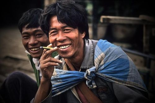 Ảnh chân dung tuyệt đẹp của người Myanmar 30 năm trước