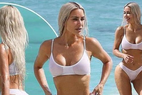 Kim Kardashian quyến rũ khó cưỡng với bikini, 'siêu vòng ba' năm xưa đã không còn