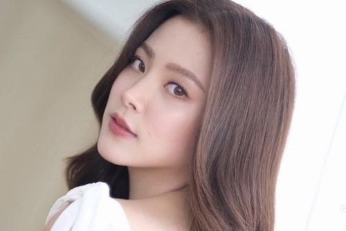 Nữ thần Baifern Pimchanok chia sẻ về bệnh tình khiến fans lo lắng