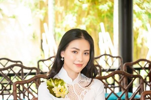 Phương Khánh, Ngân Anh duyên dáng trong áo dài