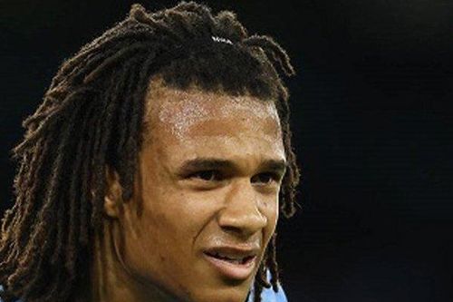 Chelsea tiến sát việc chiêu mộ Nathan Ake