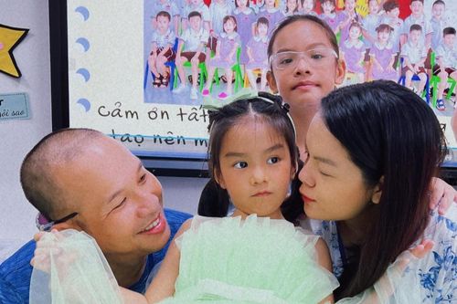 Phạm Quỳnh Anh hội ngộ chồng cũ Quang Huy, hộ tống con gái đi biểu diễn