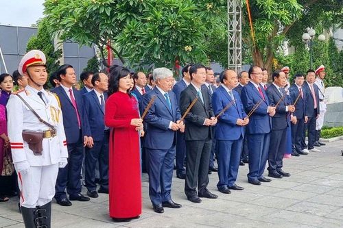 Chủ tịch Nước Nguyễn Xuân Phúc dự Lễ kỷ niệm 110 năm ngày sinh Tổng Bí thư Nguyễn Văn Cừ