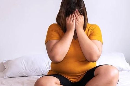 Chồng yêu cầu tôi giảm 3 kg mới được làm 'chuyện ấy'