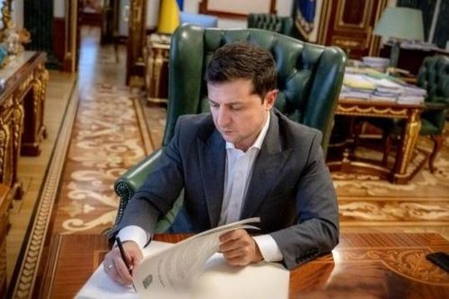 Ukraine sa thải hàng loạt đại sứ