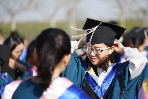 Người trẻ Trung Quốc mới ra trường đã chọn 'nằm im'