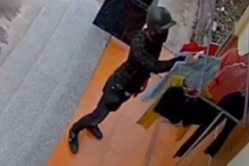 Camera ghi cảnh nam thanh niên trộm đồ lót