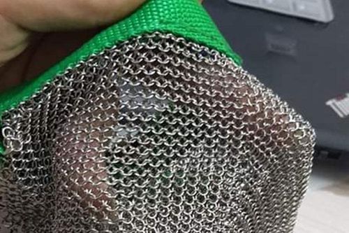May chiếc áo mất nửa năm, người đàn ông bán giá đến 25 triệu/chiếc