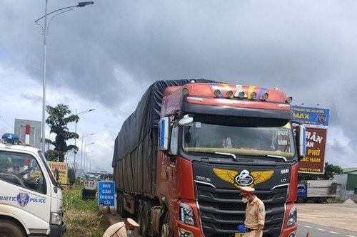 CSGT Đắk Nông quyết liệt xử lý tải trọng, cơi nới, cải tạo phương tiện