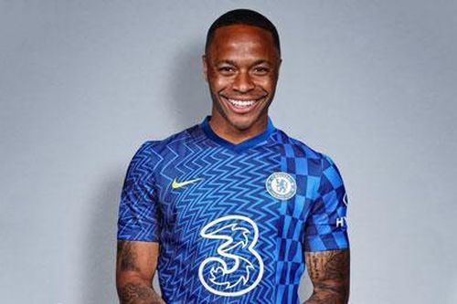 Man City đồng ý bán Sterling cho Chelsea giá 45 triệu bảng