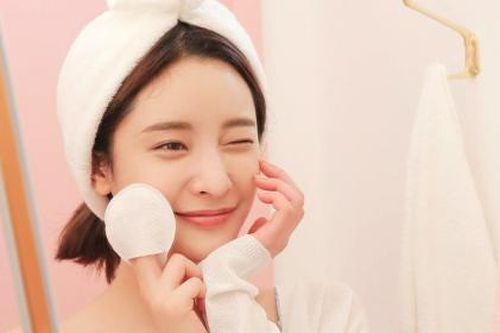 Để da căng bóng, mướt mịn suốt ngày hè, nên nhớ các bước này