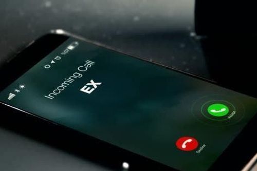 Gọi điện cho người yêu cũ 1.023 cuộc trong 24 ngày, anh chàng Hàn Quốc nhận án phạt nặng