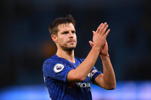 Chelsea ra giá bán Azpilicueta
