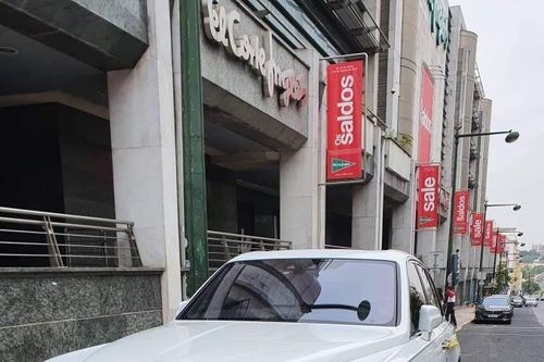 Rolls-Royce Cullinan của Ronaldo bị khóa bánh vì đỗ sai quy định