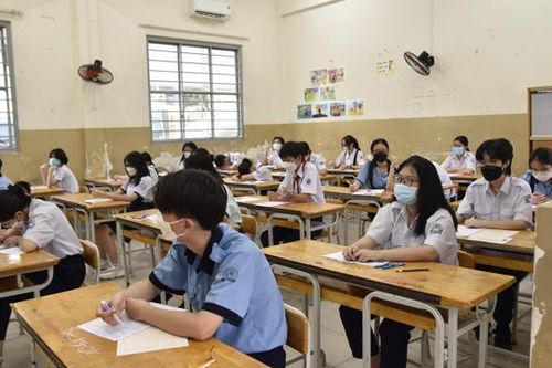 Nộp và nhận hồ sơ trúng tuyển lớp 10 ở TP Hồ Chí Minh ra sao?